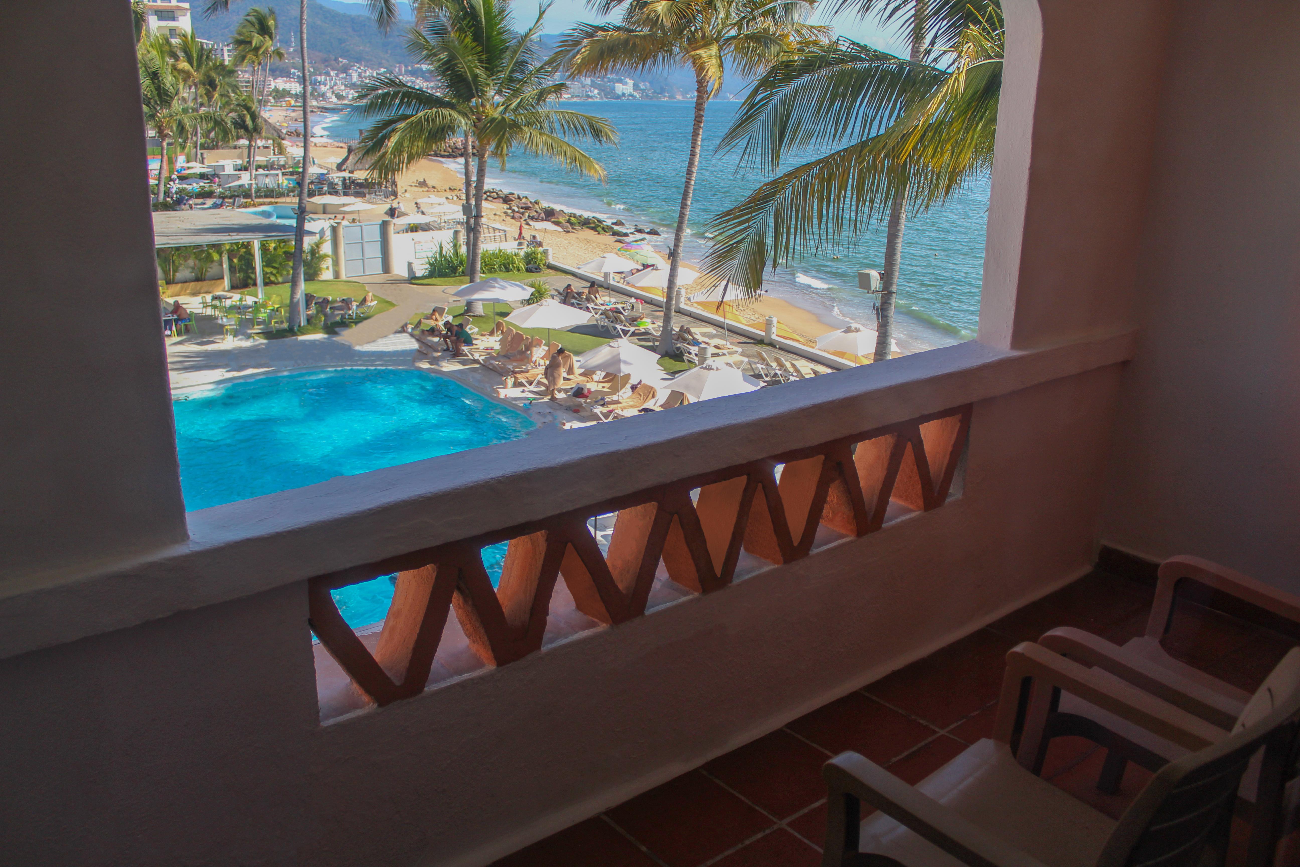 PLAZA PELICANOS CLUB BEACH RESORT | ⋆⋆⋆⋆ | PUERTO VALLARTA, MEXICO | SEASON  DEALS FROM $126