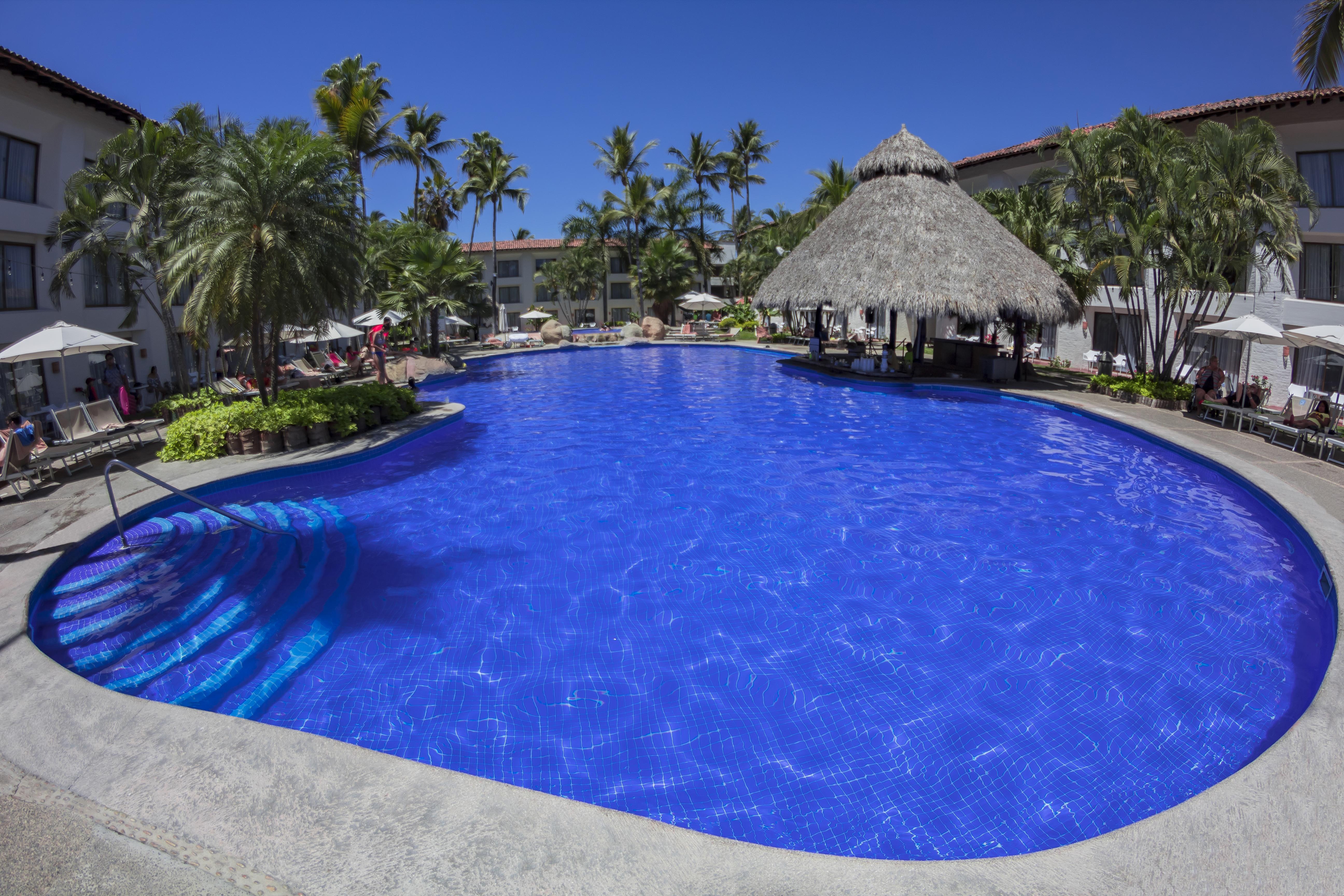 PLAZA PELICANOS CLUB BEACH RESORT | ⋆⋆⋆⋆ | PUERTO VALLARTA, MEXICO | SEASON  DEALS FROM $126